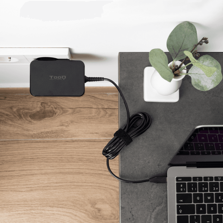 Cargador Tooq Portatil Gan USB-C PD 100W Negro miniatura 4